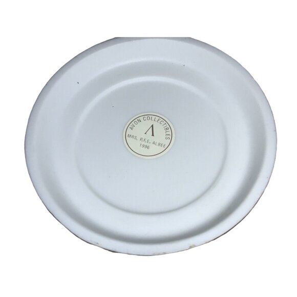 Avon Mrs PFE Albee Miniature Figure and Plastic Display Dome - Picture 10 of 11